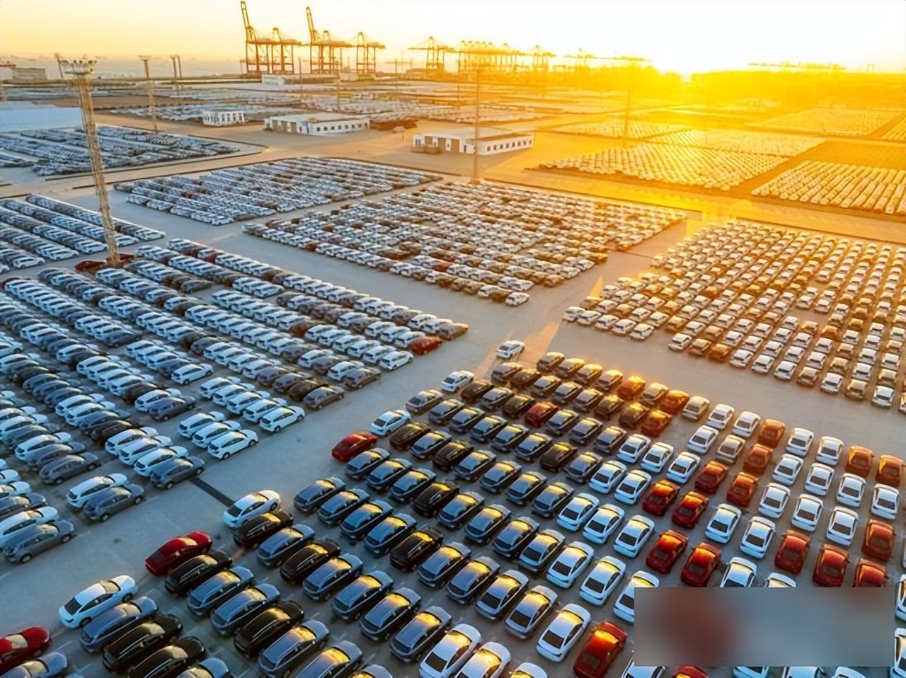 限行_成都燃油車限號(hào)政策_(dá)成都新能源車限行