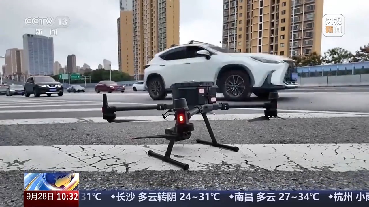 國慶中秋假期交通安全提示_出行提示_無信號燈路口通行規(guī)則