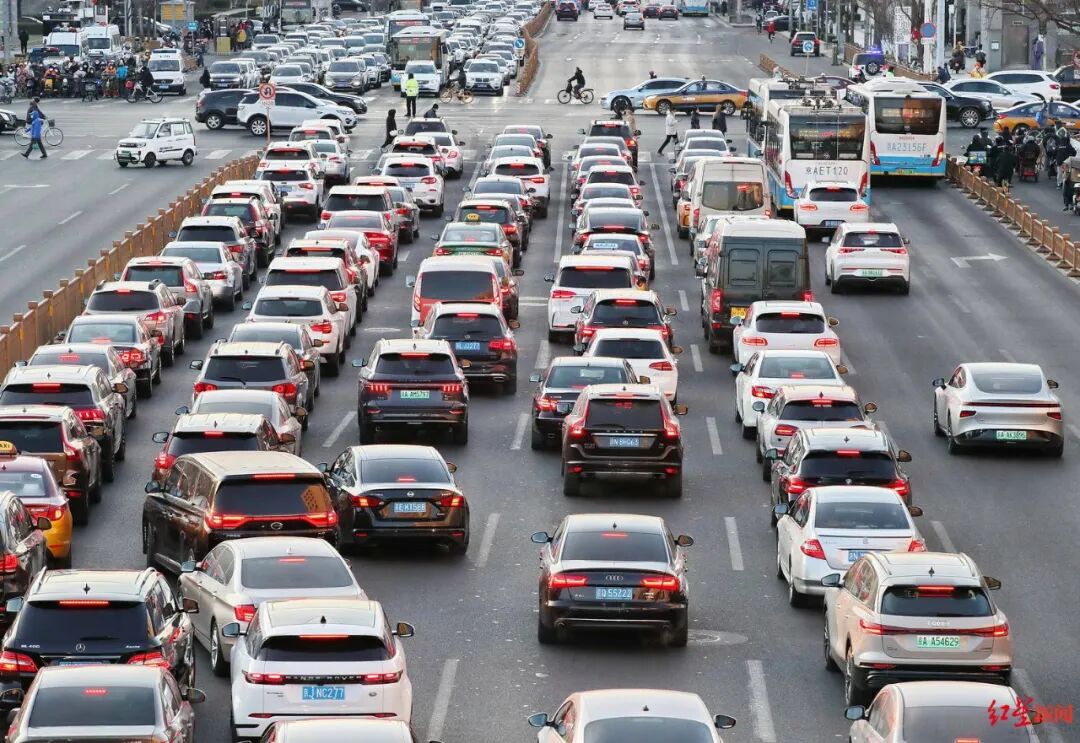 限行_新能源車(chē)與燃油車(chē)交通公平性_新能源汽車(chē)限行政策