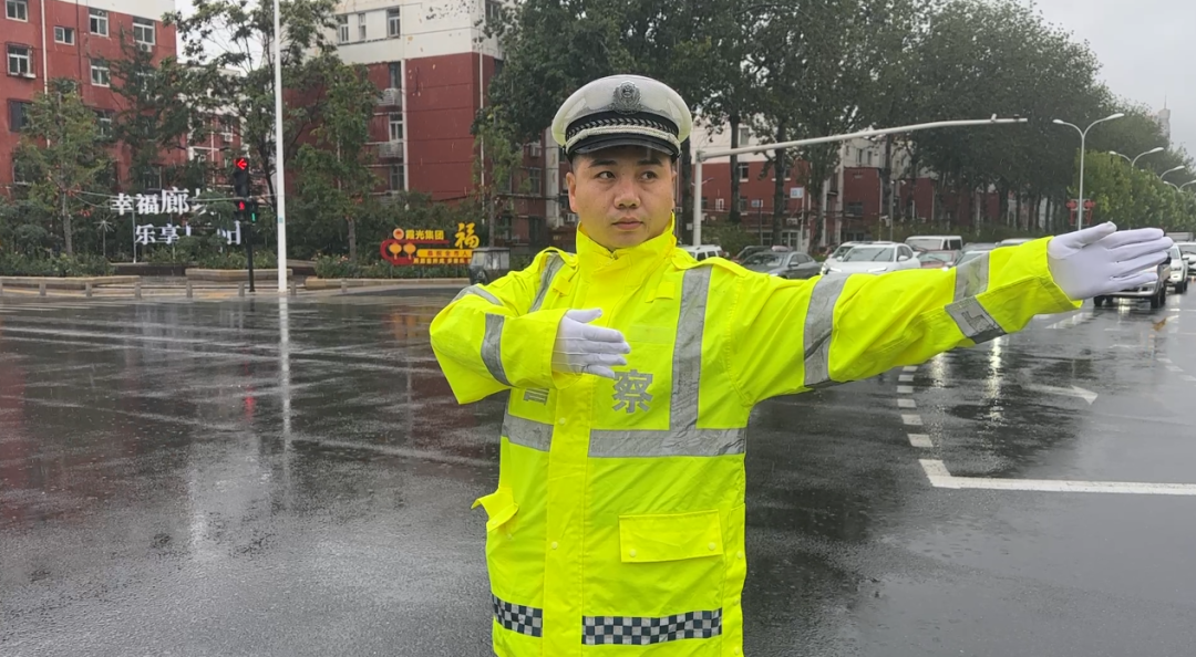出行提示_京津冀強(qiáng)降雨路況信息_廊坊交警雨天出行安全