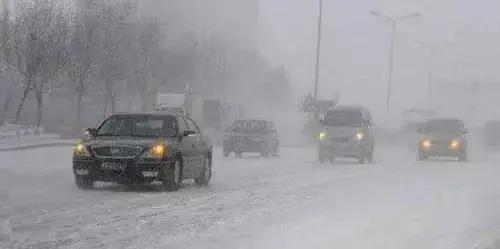 出行提示_雪天駕車安全技巧_雪天出行指南
