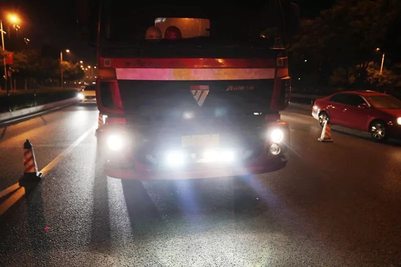 天津貨車限行交通違法 夜間集中治理行動 涉牌涉酒駕駛查處_禁行