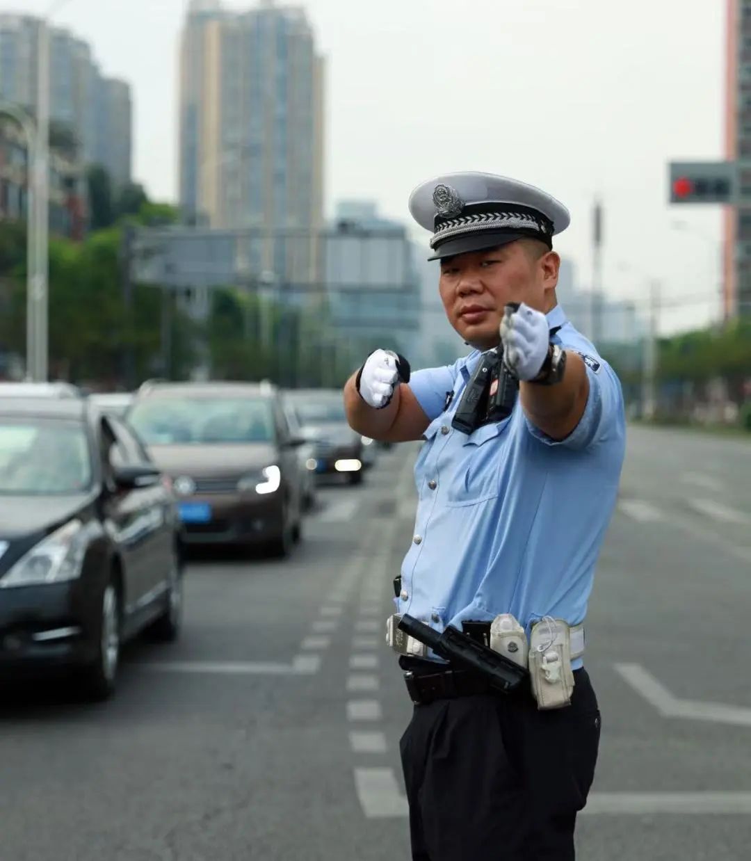 出行提示_學(xué)生上下學(xué)交通安全知識_成都交警十一分局開學(xué)交通安全提示