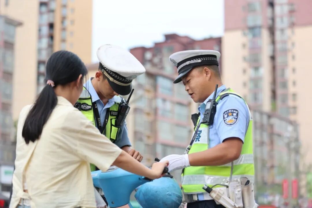 出行提示_國慶節(jié)高速免費(fèi)通行時間_國慶中秋雙節(jié)出行安全提示