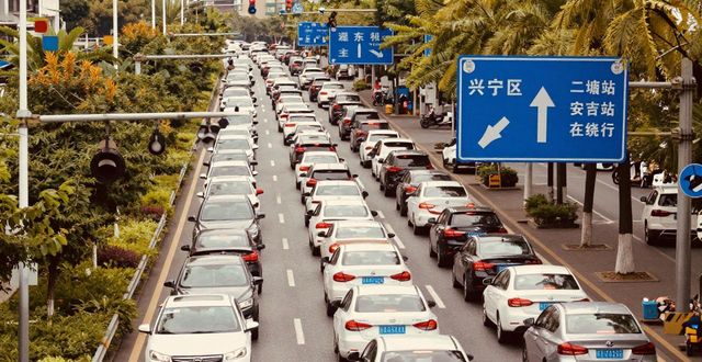 文明禮讓_出行提示_南寧各進出城方向車流增多