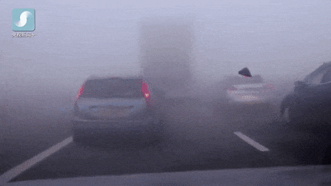 出行提示_大霧天氣駕車安全指南_霧天行車安全注意事項(xiàng)